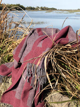Reisedecke aus Wolle auf der Terrasse im Haus mit Marsh Blick auf Kiawah Island