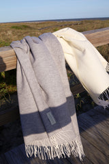 Reisedecke "Light Companion" aus Cashmere und Merino "Color Blocks Grey"