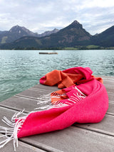 Reisedecke "Light Companion" aus Kaschmir und Merino "Color Blocks Pink Orange"